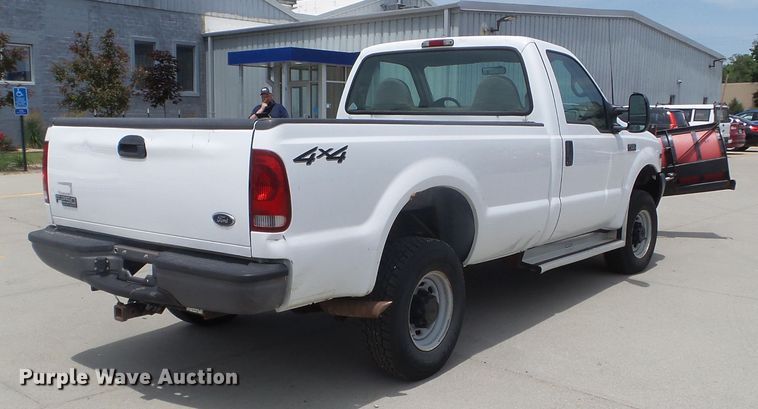 image for item FM9428 2001 Ford F250 Super Duty XL pickup truck