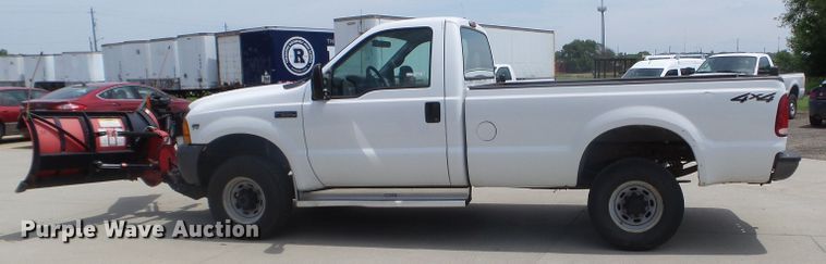 image for item FM9428 2001 Ford F250 Super Duty XL pickup truck