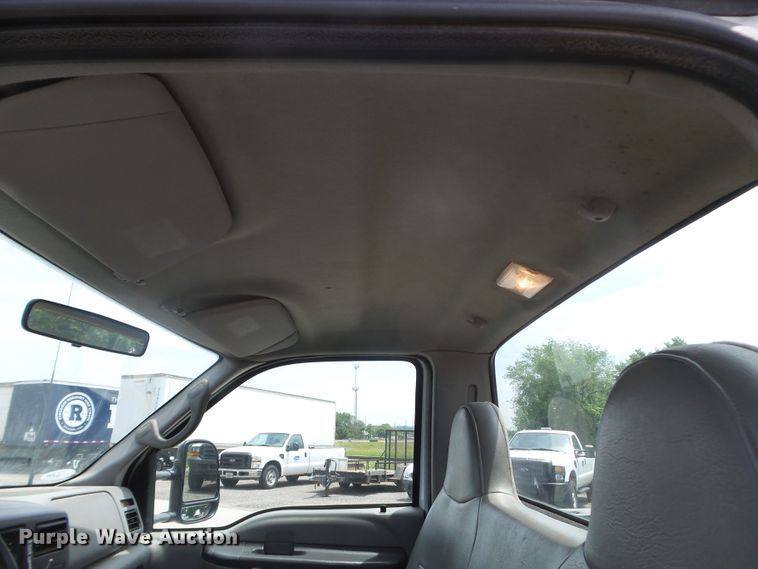 image for item FM9428 2001 Ford F250 Super Duty XL pickup truck