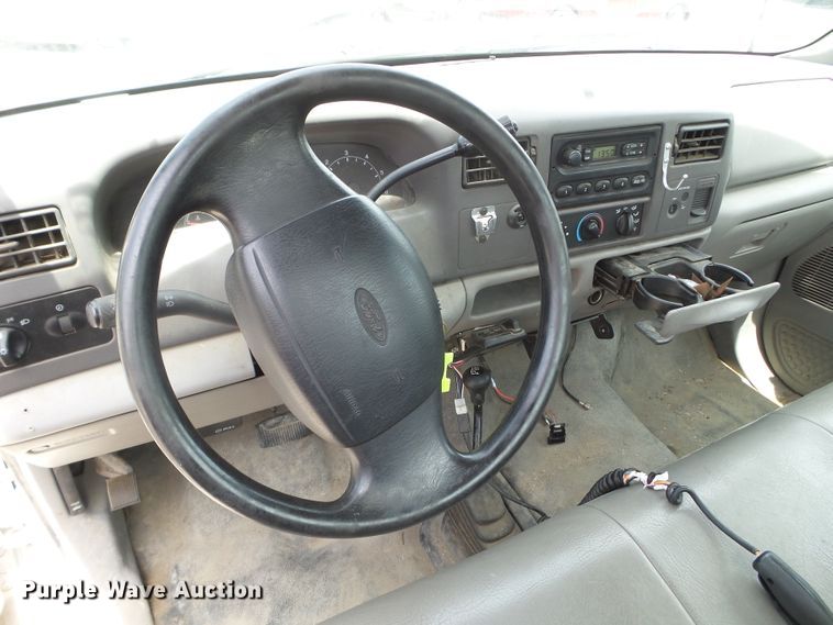 image for item FM9428 2001 Ford F250 Super Duty XL pickup truck