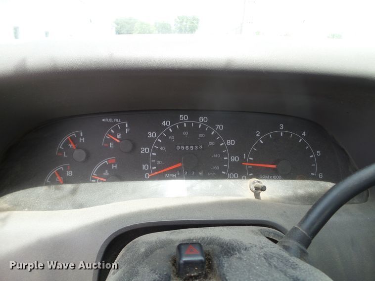 image for item FM9428 2001 Ford F250 Super Duty XL pickup truck