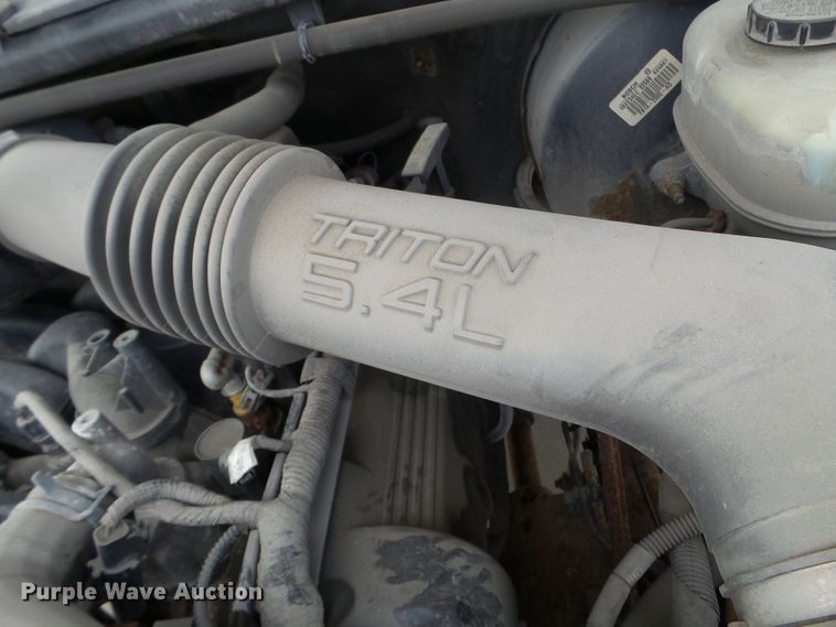 image for item FM9428 2001 Ford F250 Super Duty XL pickup truck