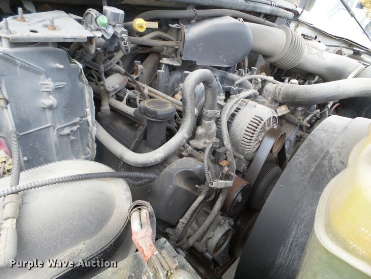 image for item FM9428 2001 Ford F250 Super Duty XL pickup truck