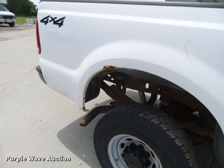 image for item FM9428 2001 Ford F250 Super Duty XL pickup truck