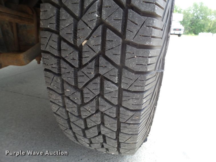 image for item FM9428 2001 Ford F250 Super Duty XL pickup truck