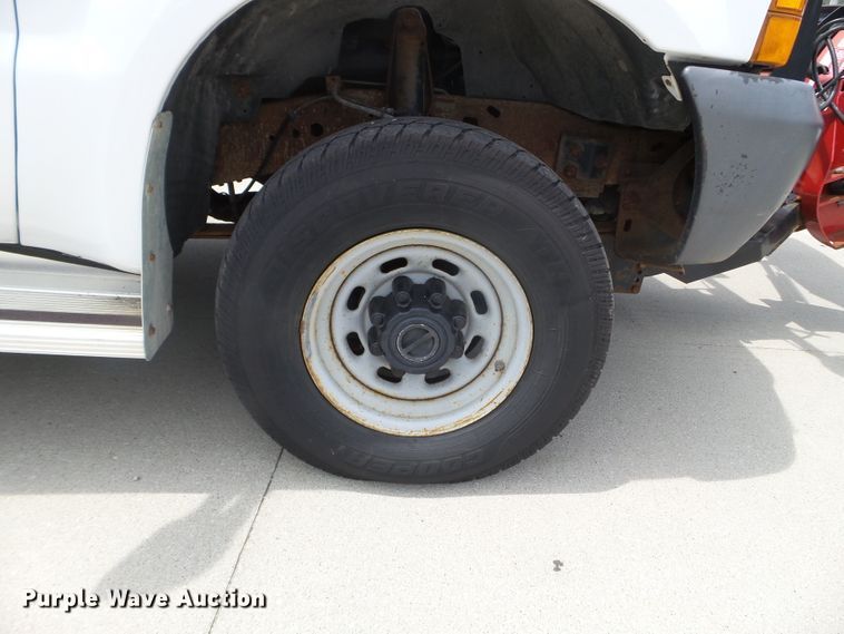 image for item FM9428 2001 Ford F250 Super Duty XL pickup truck