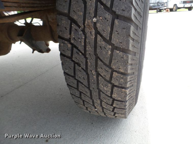 image for item FM9428 2001 Ford F250 Super Duty XL pickup truck