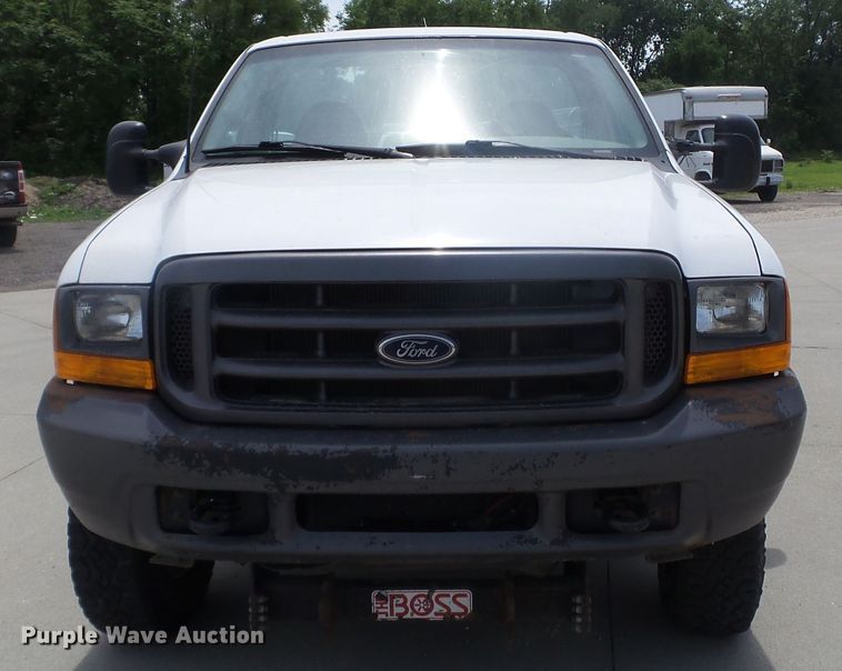 image for item FM9429 2001 Ford F250 Super Duty XL pickup truck