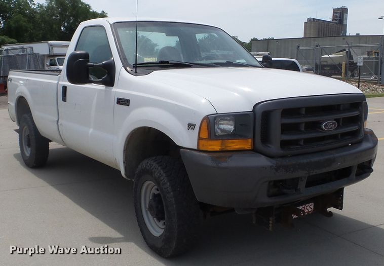 image for item FM9429 2001 Ford F250 Super Duty XL pickup truck