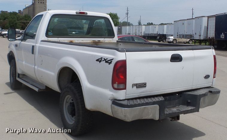 image for item FM9429 2001 Ford F250 Super Duty XL pickup truck