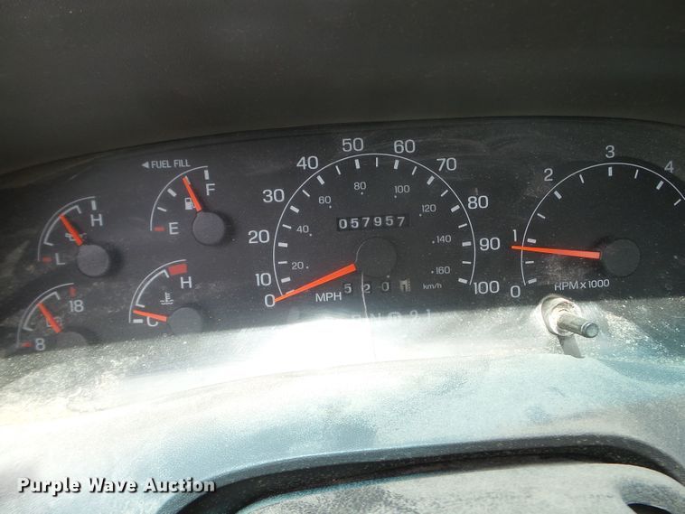 image for item FM9429 2001 Ford F250 Super Duty XL pickup truck