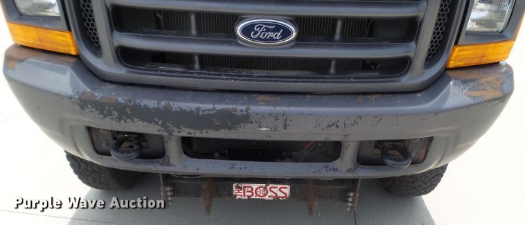 image for item FM9429 2001 Ford F250 Super Duty XL pickup truck