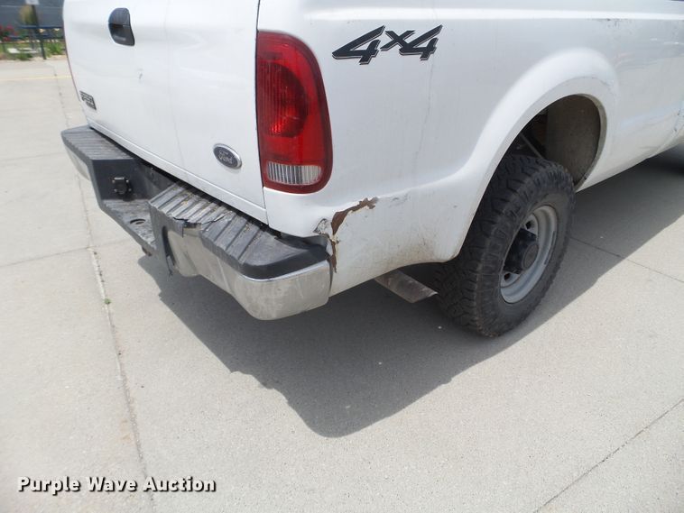 image for item FM9429 2001 Ford F250 Super Duty XL pickup truck