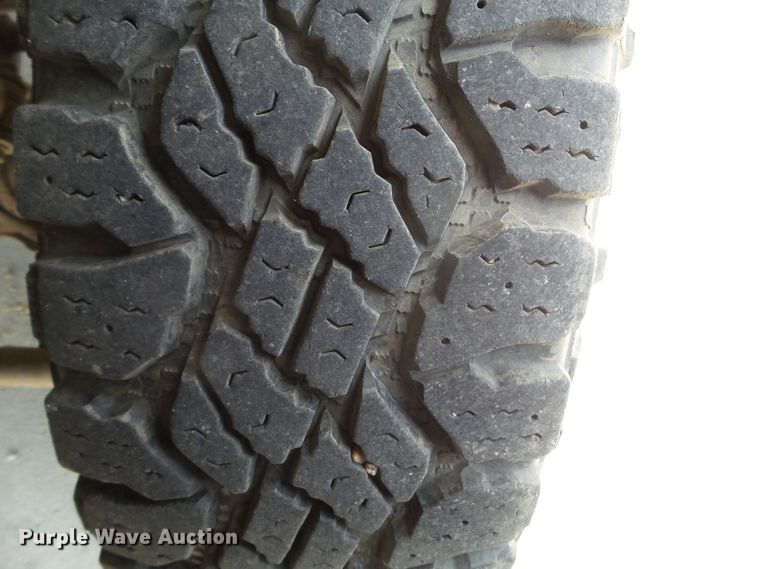 image for item FM9429 2001 Ford F250 Super Duty XL pickup truck