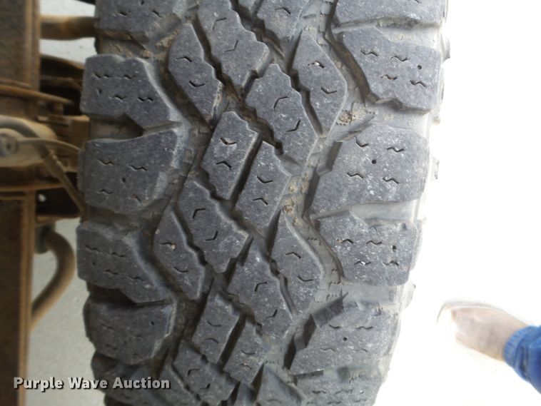 image for item FM9429 2001 Ford F250 Super Duty XL pickup truck