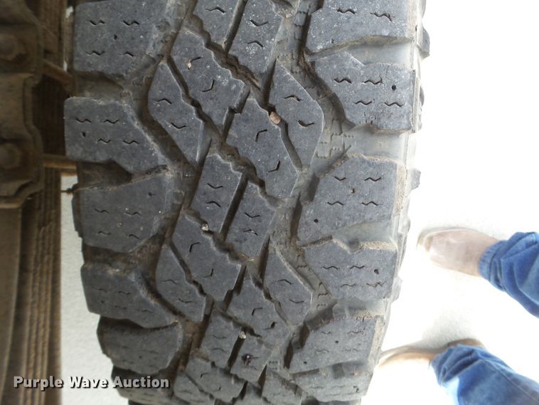 image for item FM9429 2001 Ford F250 Super Duty XL pickup truck