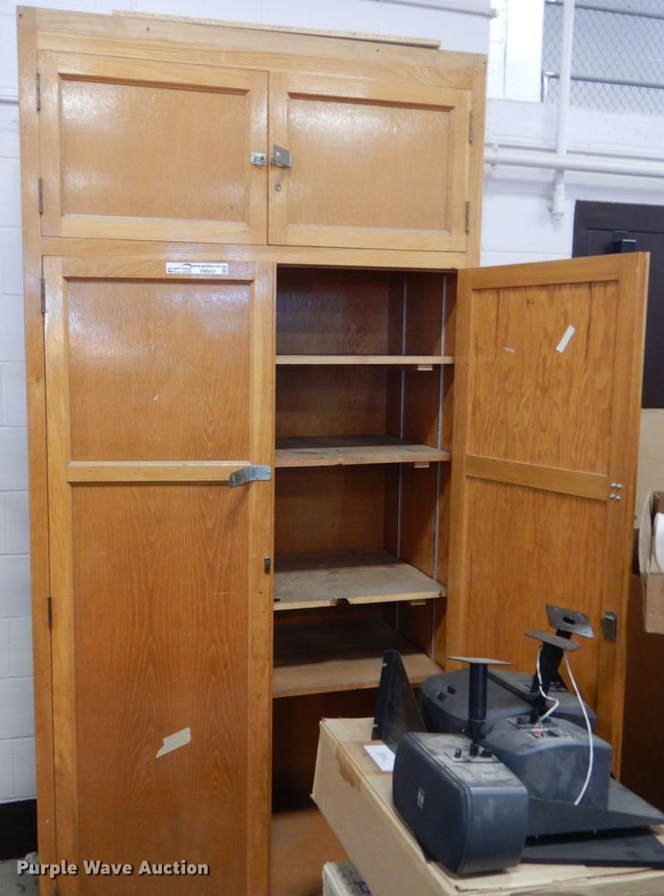 Wood in Des Moines, IA Item FM9431 sold Purple Wave