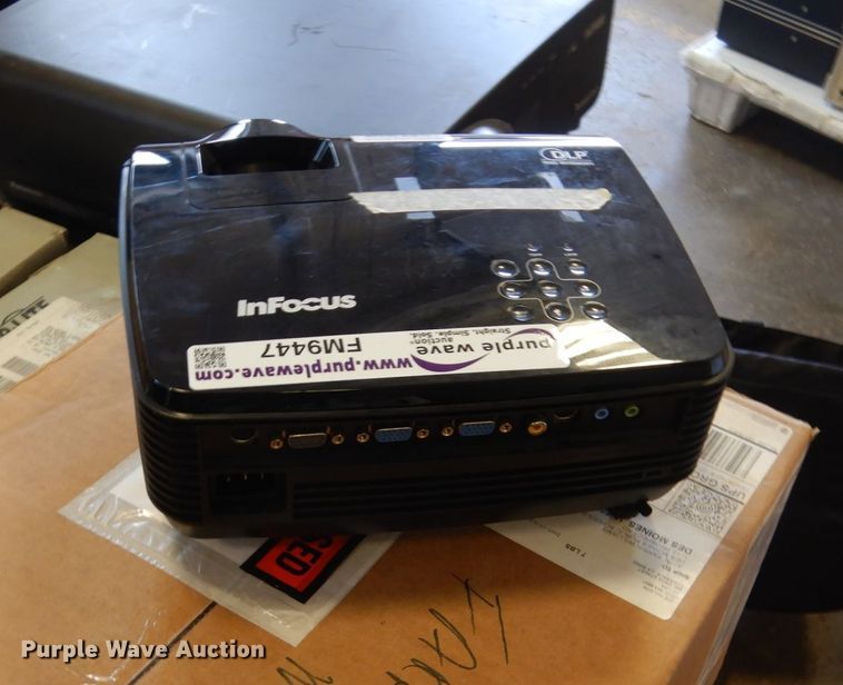 image for item FM9447 (6) InFocus IN104 projectors