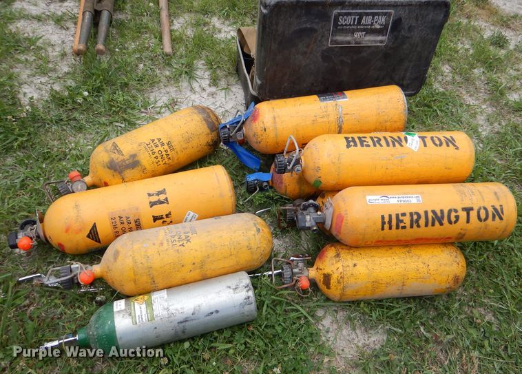 image for item FP9003 (12) oxygen tanks