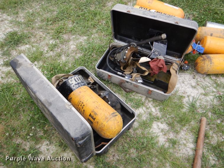 image for item FP9003 (12) oxygen tanks