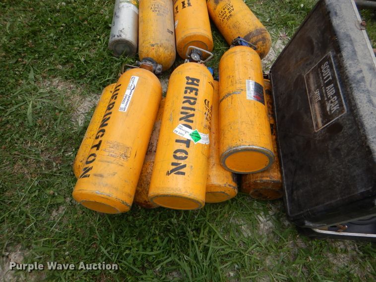 image for item FP9003 (12) oxygen tanks