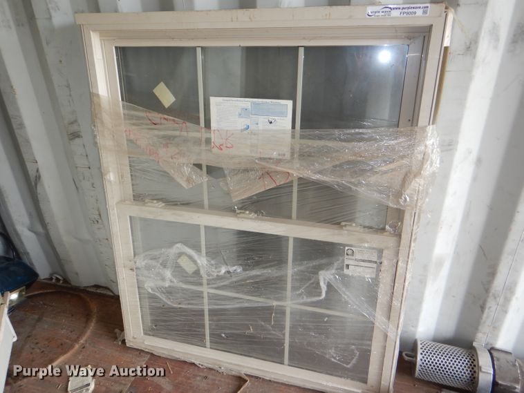 Quaker window in Herington, KS Item FP9009 sold Purple Wave