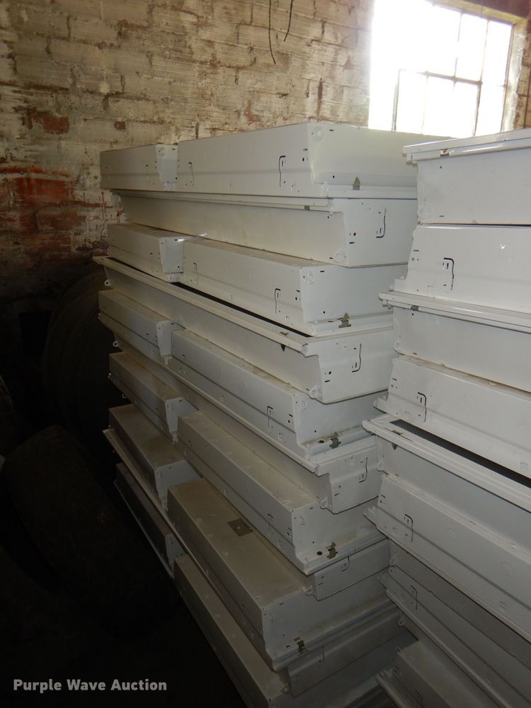 image for item FP9029 (24) light fixtures