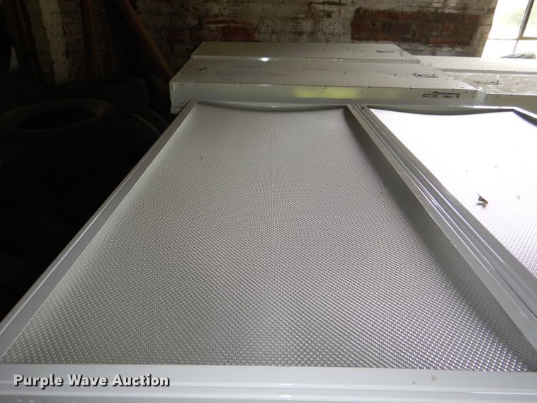 image for item FP9029 (24) light fixtures