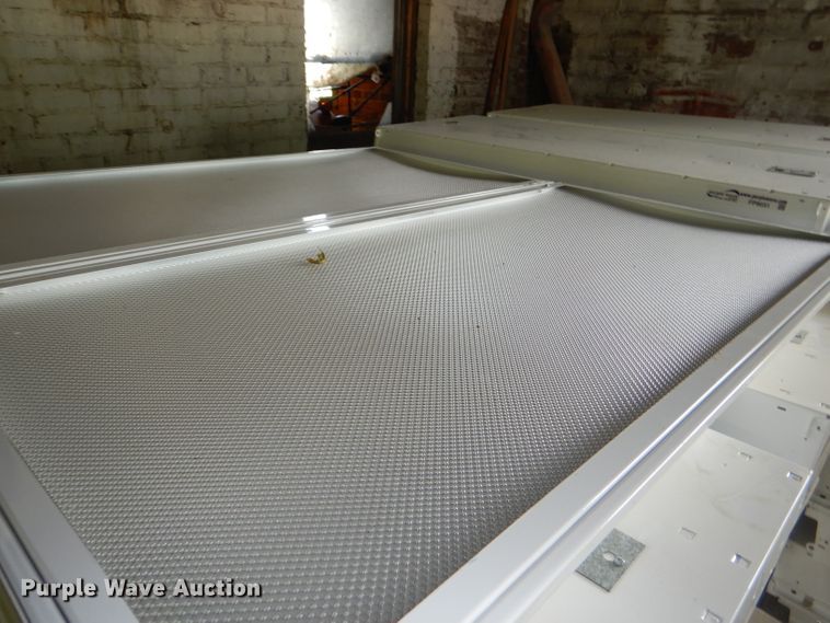 image for item FP9031 (24) light fixtures