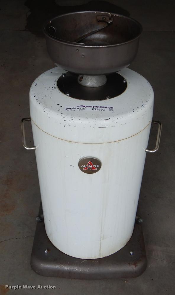 Alemite waste oil drain caddy in Hays, KS Item FT9592 sold Purple Wave