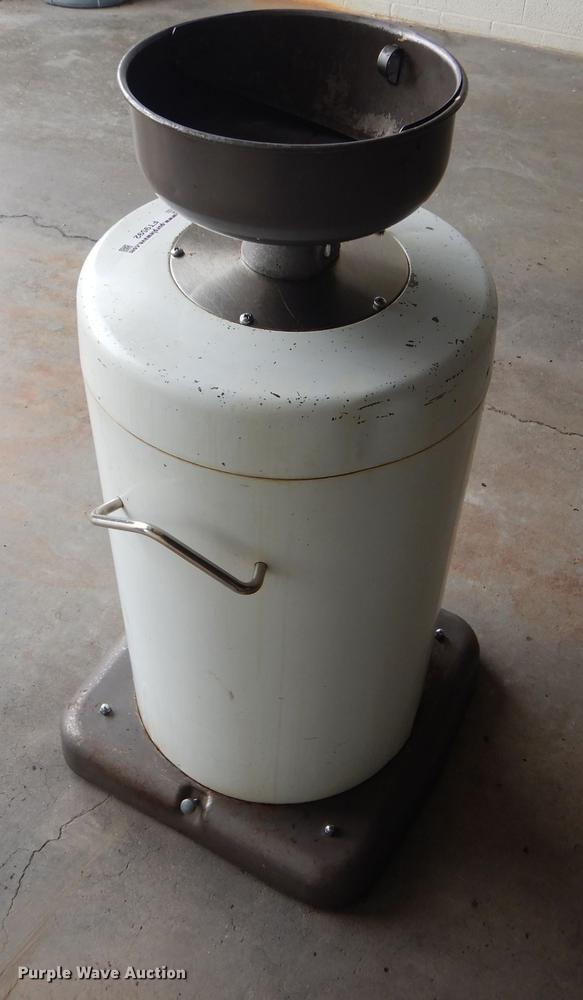 Alemite waste oil drain caddy in Hays, KS Item FT9592 sold Purple Wave