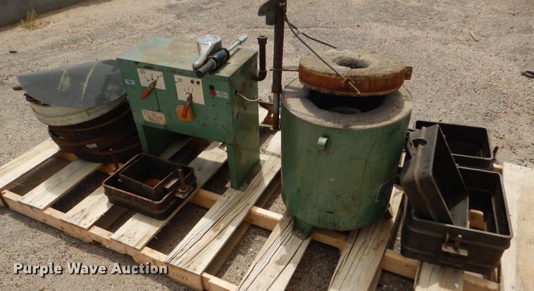 image for item FT9641 Johnson F-900 foundry