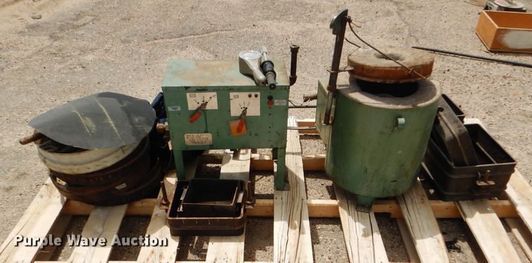 image for item FT9641 Johnson F-900 foundry