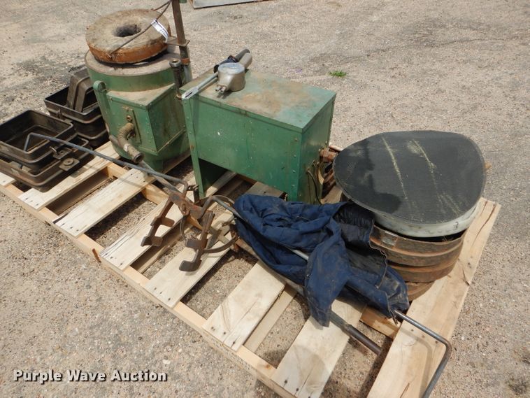 image for item FT9641 Johnson F-900 foundry