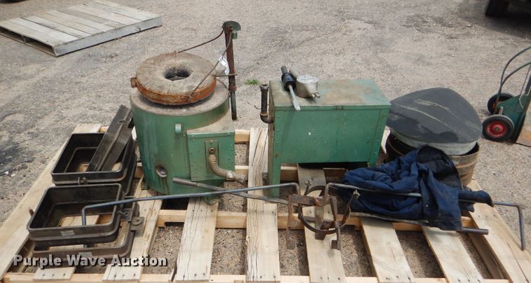 image for item FT9641 Johnson F-900 foundry