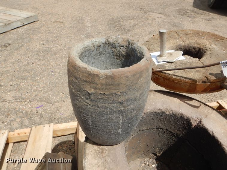 image for item FT9641 Johnson F-900 foundry