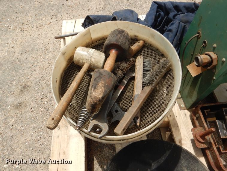 image for item FT9641 Johnson F-900 foundry