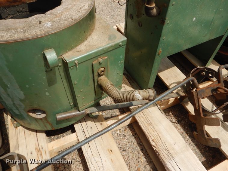 image for item FT9641 Johnson F-900 foundry