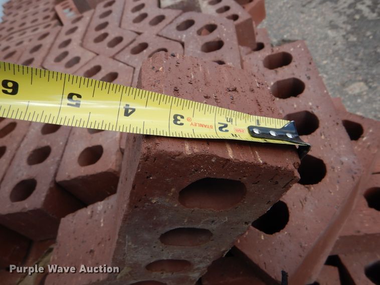 image for item FT9650 Approximately 200 angled red bricks