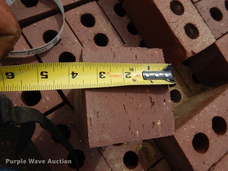 image for item FT9651 Approximately 105 red bricks