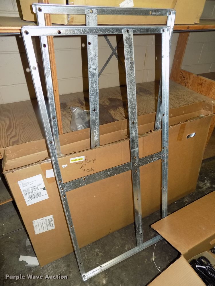 image for item G1825 General Dynamics SATCOM non-penetrating mast mount