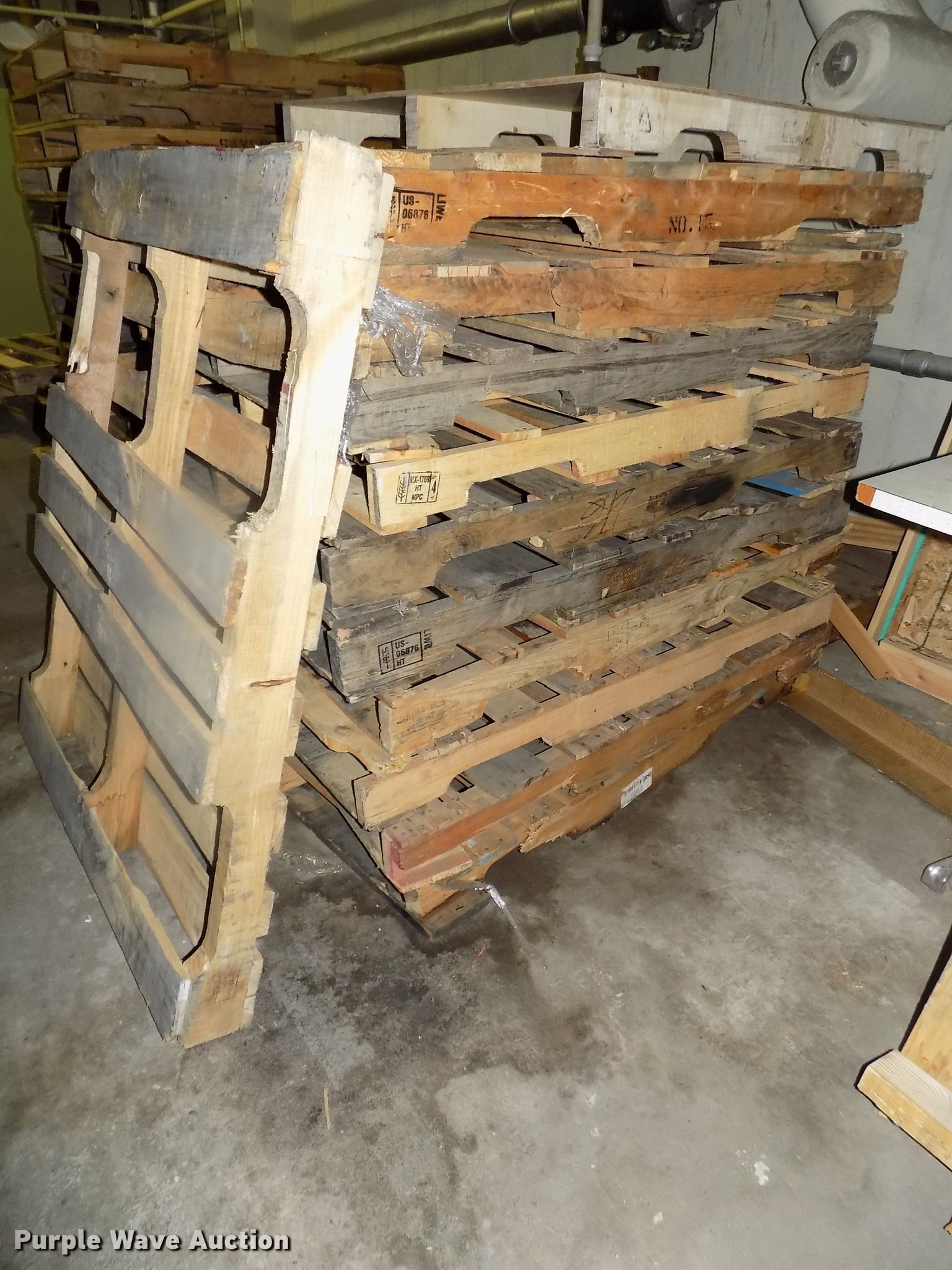 Approximately 50 pallets in Lincoln, NE Item DZ9722 sold Purple Wave