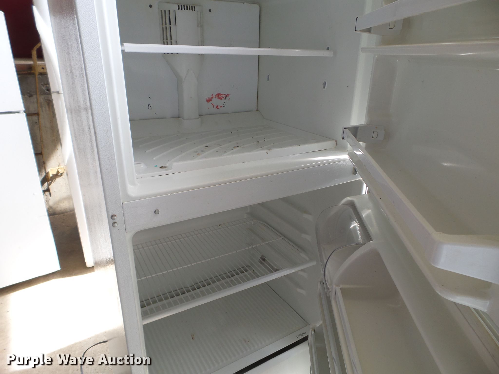 (3) refrigerators in Des Moines, IA Item FM9408 sold Purple Wave