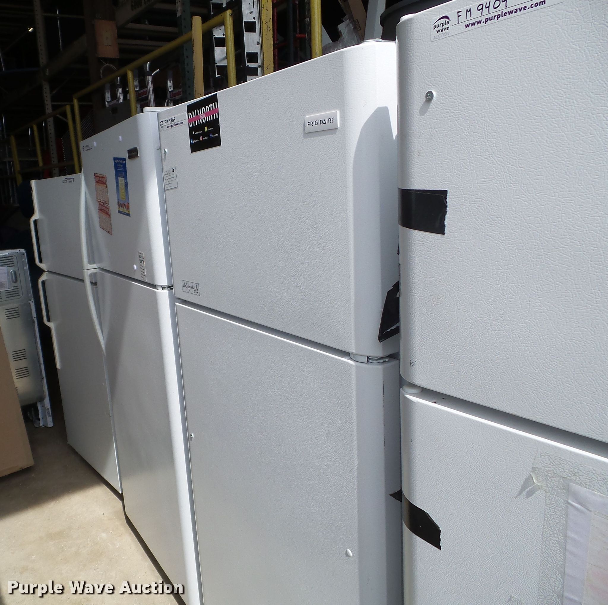 (4) refrigerators in Des Moines, IA Item FM9409 sold Purple Wave