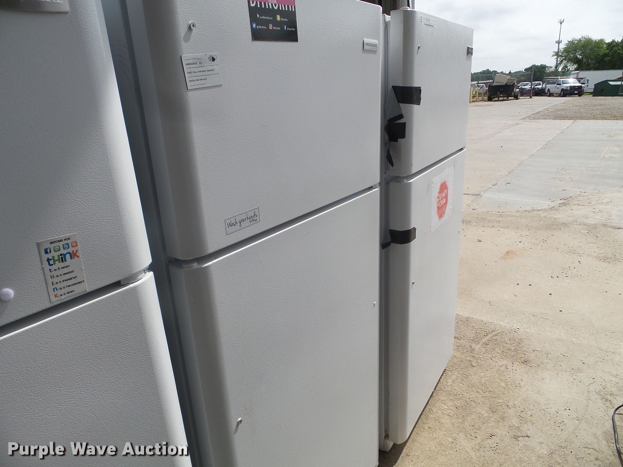 (4) refrigerators in Des Moines, IA Item FM9409 sold Purple Wave