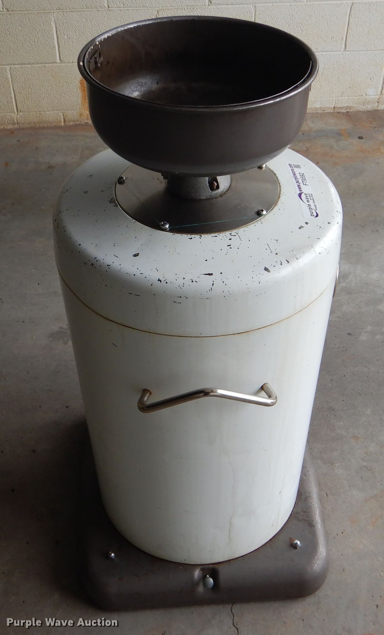 Alemite waste oil drain caddy in Hays, KS Item FT9592 sold Purple Wave