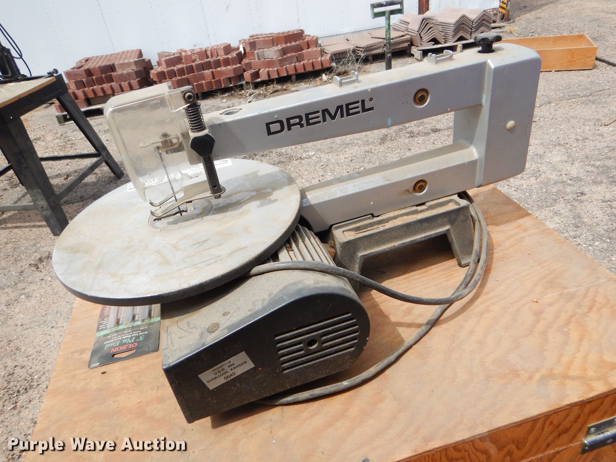 Dremel 1671 scroll saw in Syracuse, KS Item FT9649 sold Purple Wave