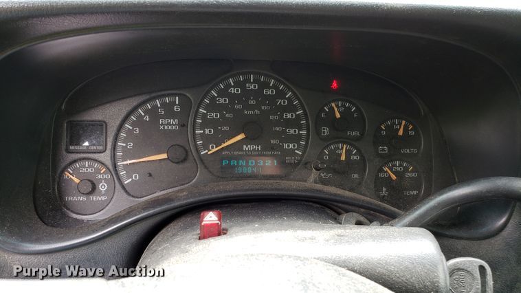 image for item AN9438 2002 Chevrolet Silverado 2500HD Crew Cab pickup truck