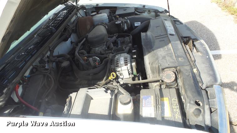 image for item BL9033 2001 Chevrolet S10 pickup truck