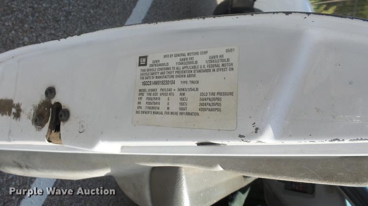 image for item BL9033 2001 Chevrolet S10 pickup truck